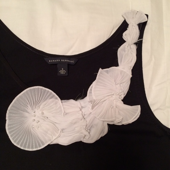 Worn once Banana Republic tank - Picture 2 of 2