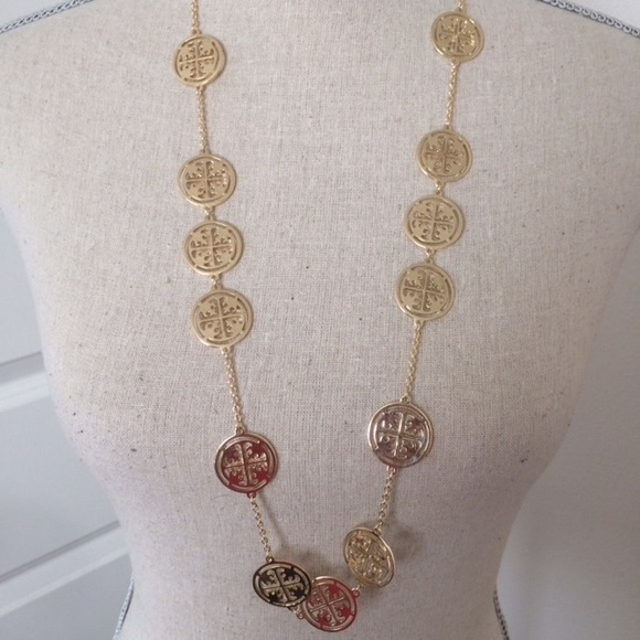 Fashion jewlery Jewelry - A MUST HAVE!! Beautiful gold long necklace
