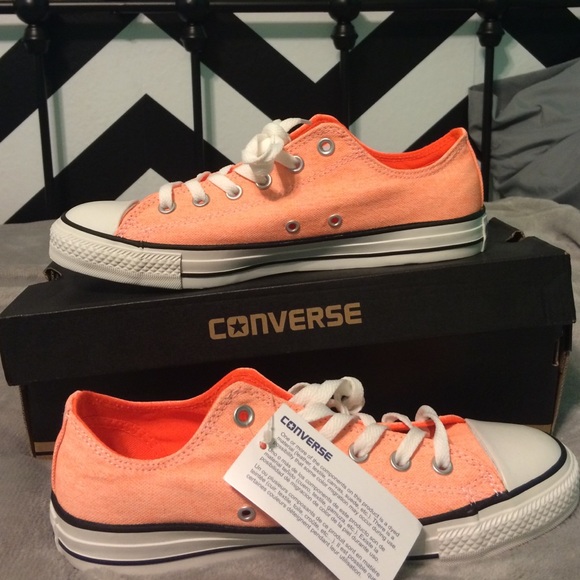 Converse Orange Size 10 Womens Size 8 Men