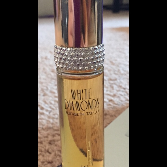 White Diamonds perfume by Elizabeth Taylor