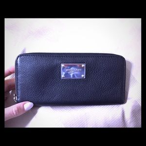 Authentic Michael Kors Black Zip Wallet