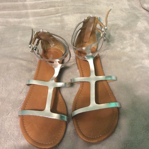 Apt. 9 Silver Gladiator Sandals Size 10