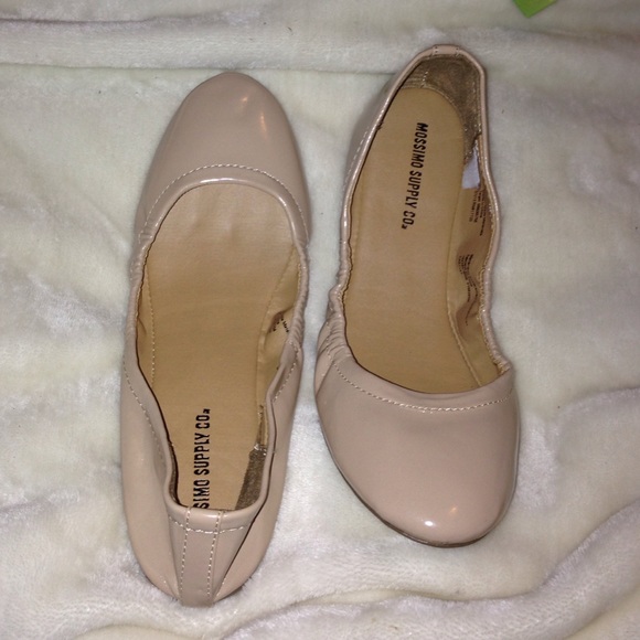 Nude size 6 flats