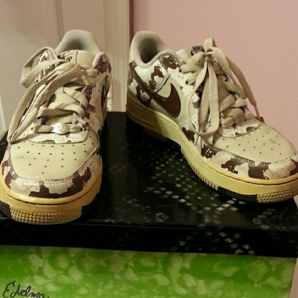 Nike Air Force Sneakers. Size 6Y