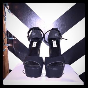 NEW Steve Madden Whitman Platform Pumps