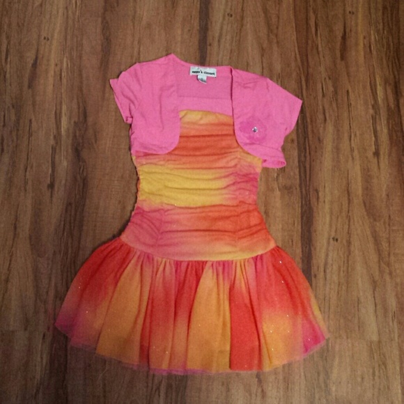 4 Pc. Dress Lot, Zebra Robe & Rain Boots