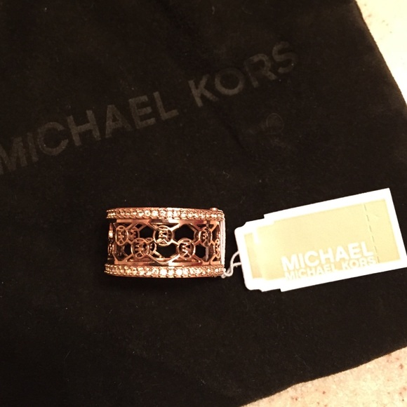 Michael Kors pave barrel ring-rose gold (sz 7)