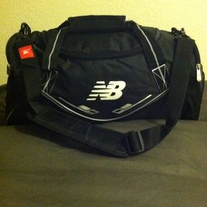 New Balance 20" black gym duffel bag NEW