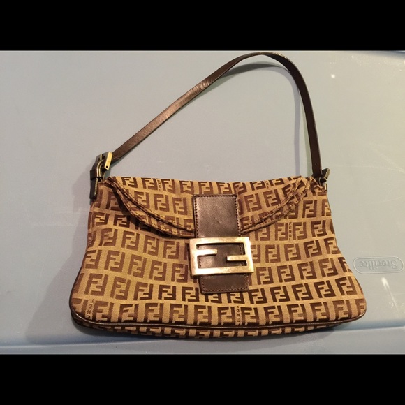🔶SOLD🔶Fendi zuchinno baguette