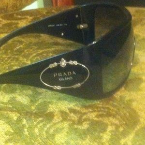 Pravda sunglasses never worn black spr 04h