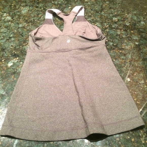 Lululemon gray tank size 6 :) - Picture 2 of 4