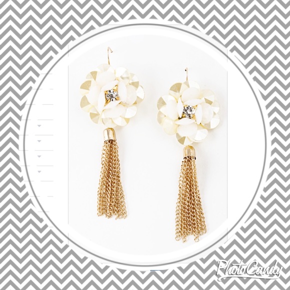 Flower with gold tassel earrings