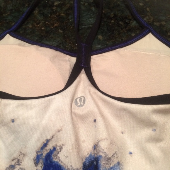 Lululemon power y tank size 4 :) - Picture 3 of 4
