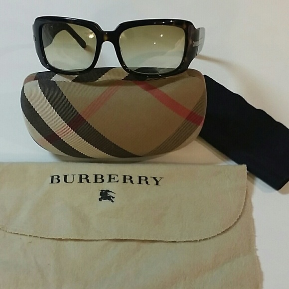Burberry Accessories - 100% Authentic Burberry SUNGLASSES-FINAL REDUCED