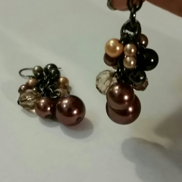 Pearl and bead drop earrings - Picture 2 of 2