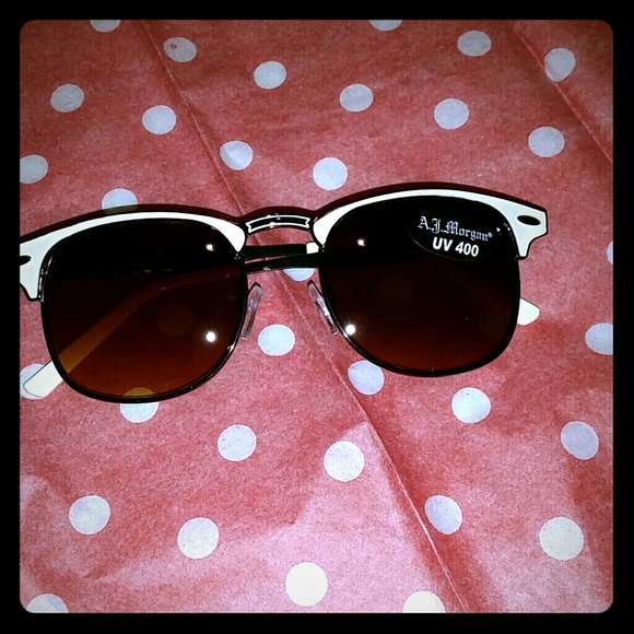 💛NWT💛 AJ Morgan Sunglasses