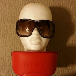Valentino Sunglasses ON HOLD
