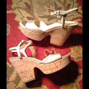 💝kate spade Light Gold Sandals Size 9💝