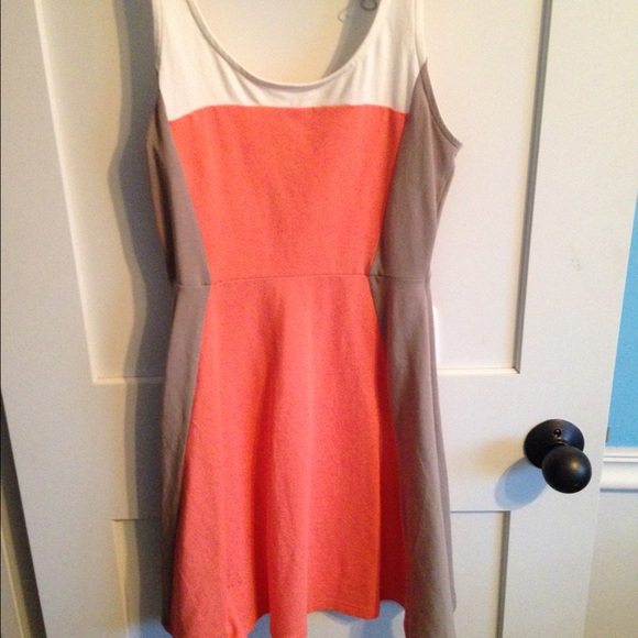 Color block express dress