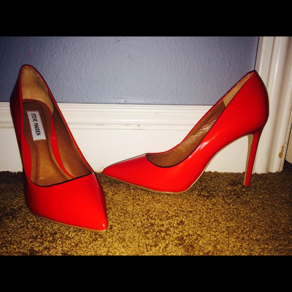 Blood red pumps