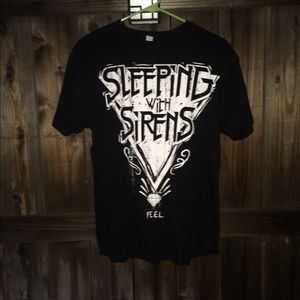 sleeping with sirens tee.