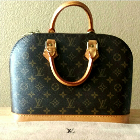 Louis Vuitton Handbags - Authentic Louis Vuitton handbag