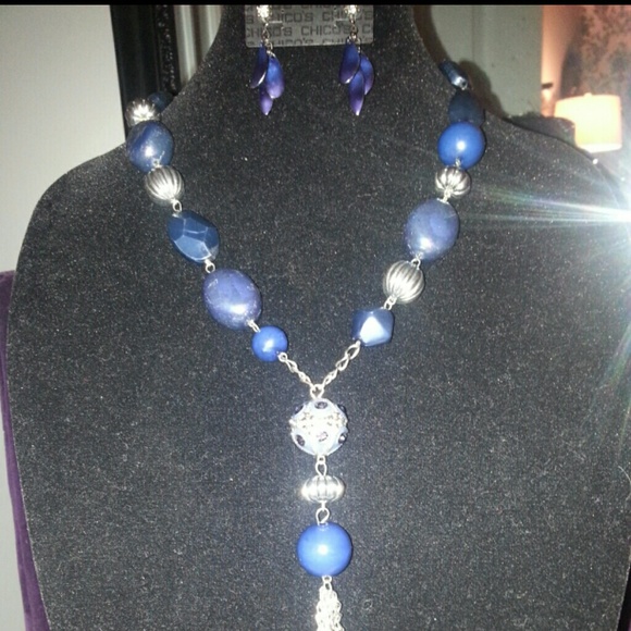 Necklaces - Picture 3 of 4