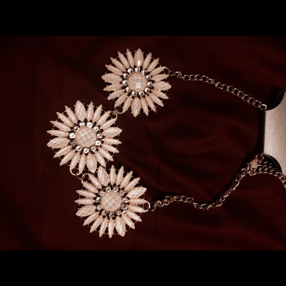 Statement necklace