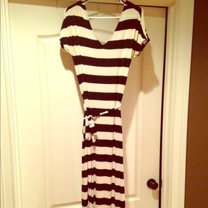 Banana Republic small navy/cream striped maxi