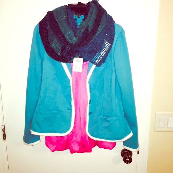 H&M Accessories - Infinity scarf NWT+a free tank