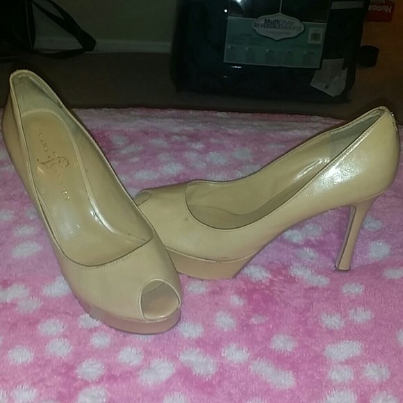 Ivanka trump pumps