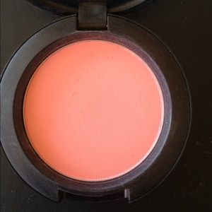 MAC Cosmetics LE blush