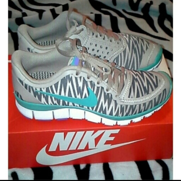 Nike free runs 5.0 V4