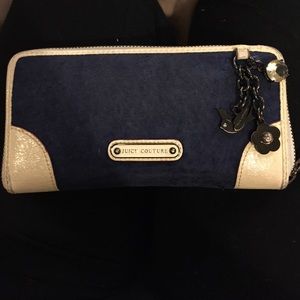 **PRICE REDUCED! ** Juicy Couture Wallet - Offers!