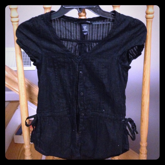 h&m black short sleeve button down-ties on sides💗 - Picture 1 of 1
