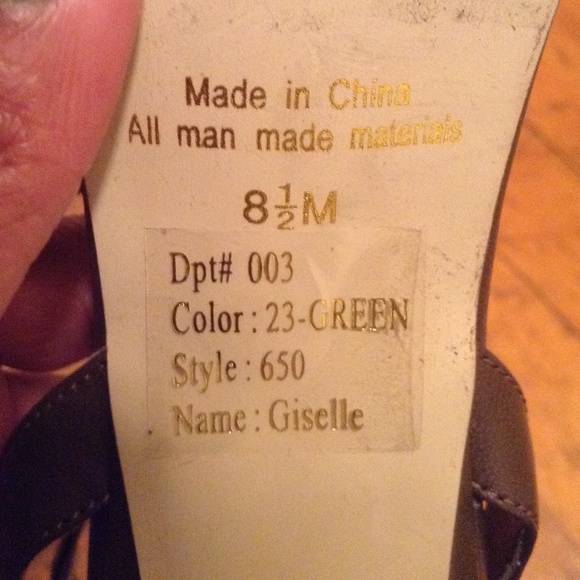 🌞Green Strap Heels🌞 - Picture 4 of 4