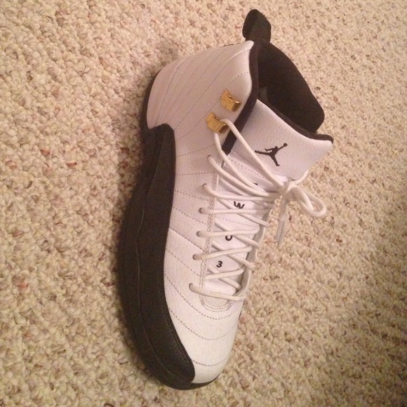 Air Jordan 12 retro "taxi 2013 release"