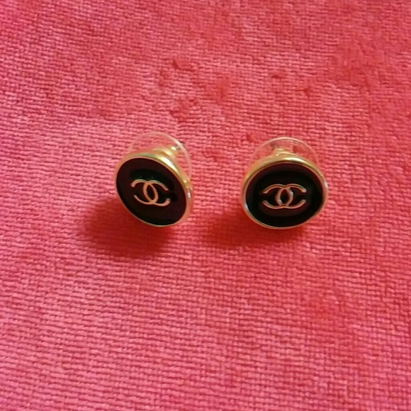 Designer Inspired pierced earrings (NWOT)