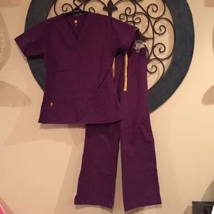 2 sets Scrubs XS tops XXS bottoms