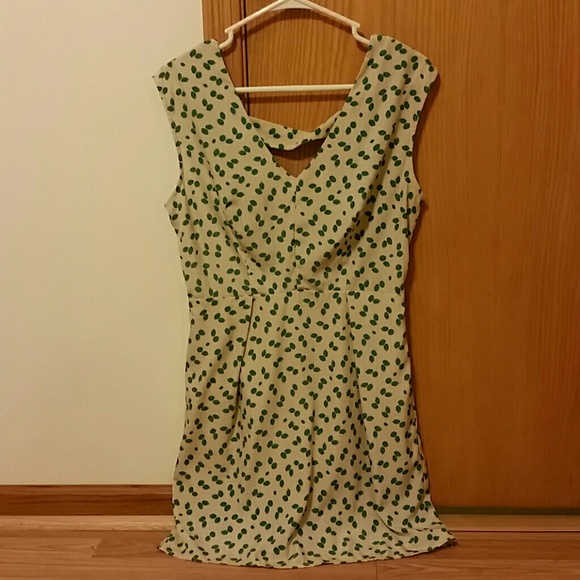 Green leaves dress