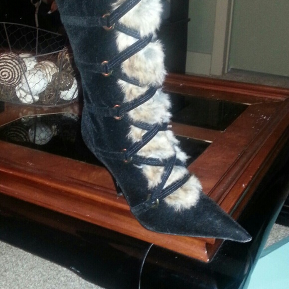 Faux suade boots - Picture 2 of 4