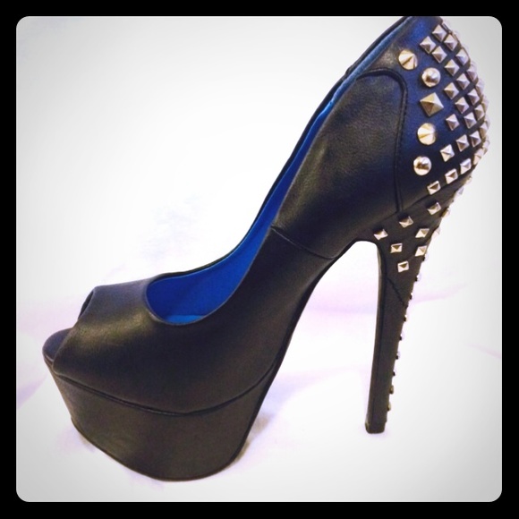 Shoedazzle heels