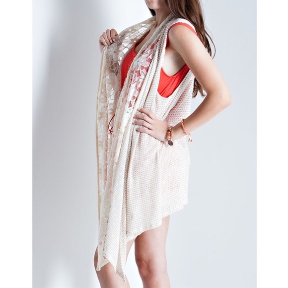 LOWEST "Style Me Pretty" Lace Knit Vest - Picture 3 of 3