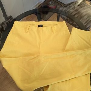 Yellow leggings 🔥