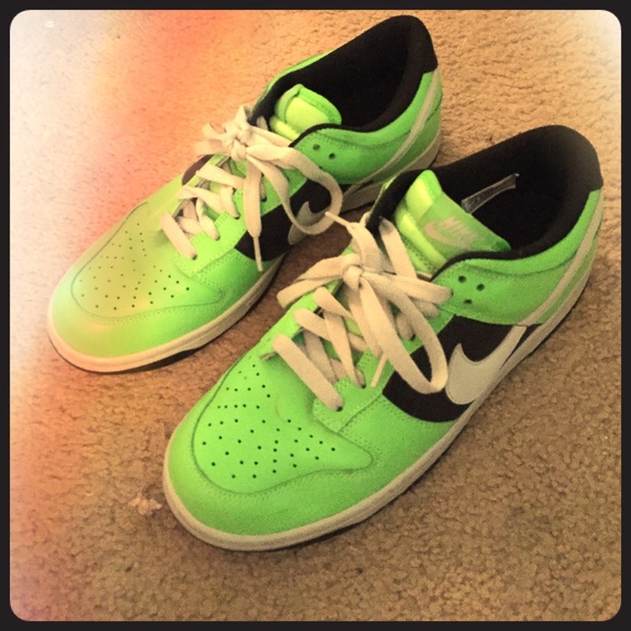 Nike dunks -Neon green and black  ✳️
