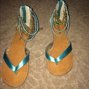 Pretty chained sandals
