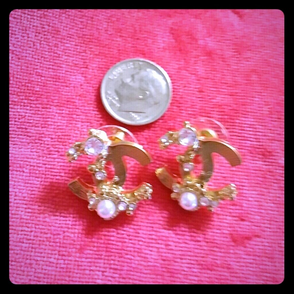 Designer Inspired Pierced Earrings (NWOT)