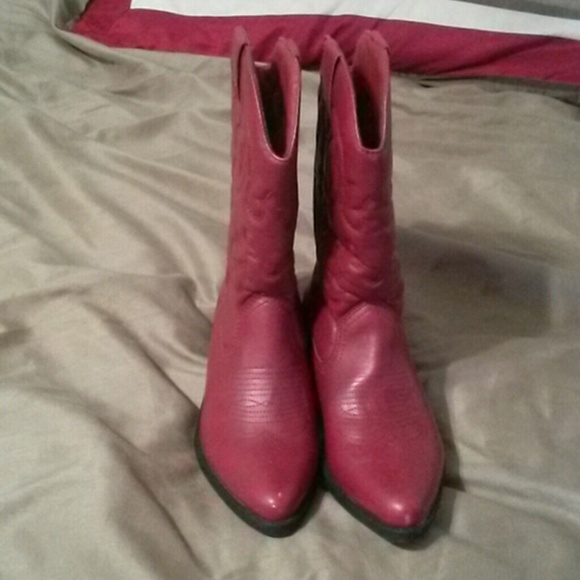 Nice burgudy boots
