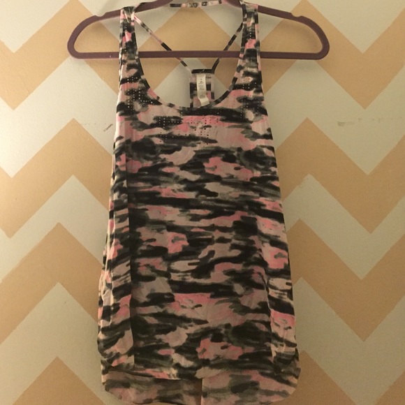 Lulu lemon water bound top