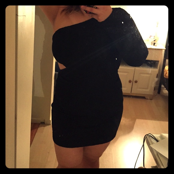 Long sleeve one shoulder bcbg black dress
